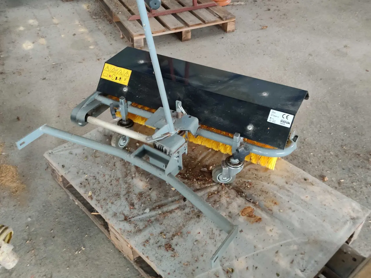 Billede 1 - Stiga kost 85cm