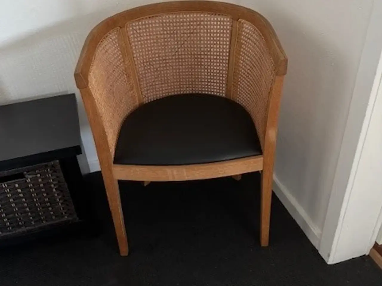Billede 1 - Fletstol med lædersæde og bøge træ sælges