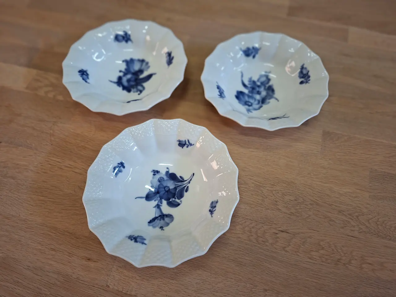 Billede 1 - 3 Blå Blomst Flet - model 8008 - asietten