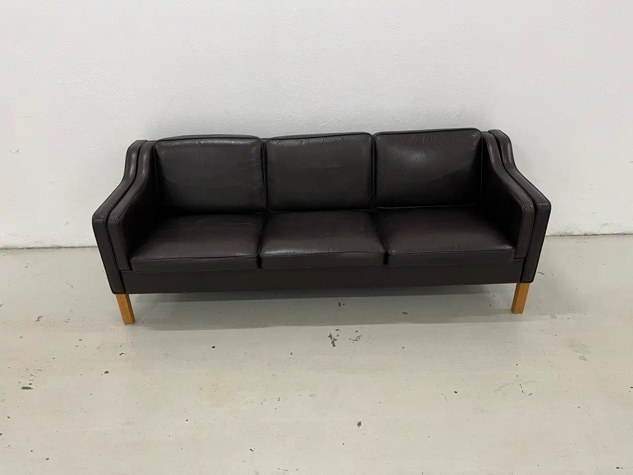 Billede 1 - Mogens Hansen MH195 3 Pers.Sofa i Dark Brown læder