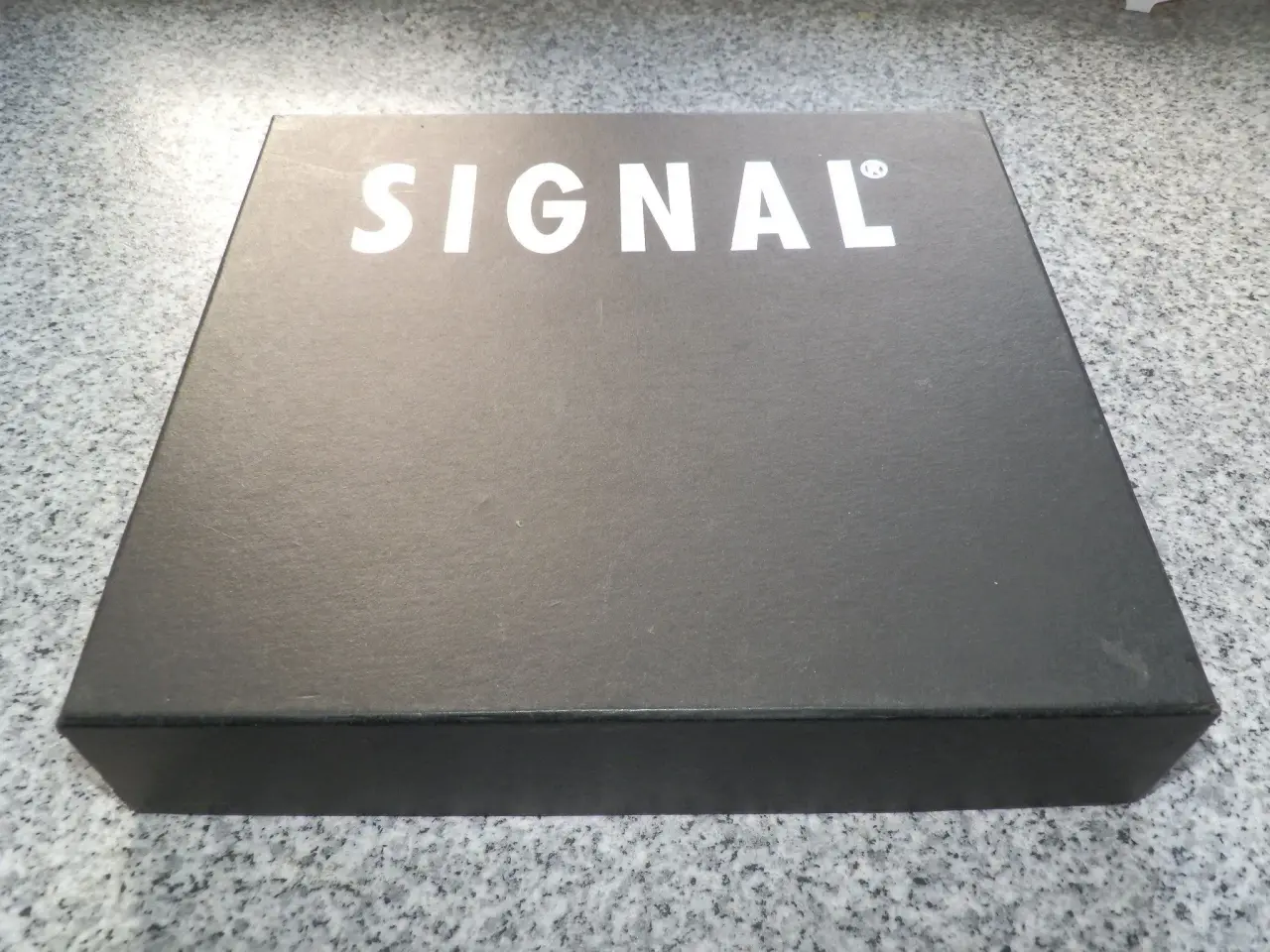 Billede 8 - Nyt halstørklæde fra SIGNAL i grå/sort