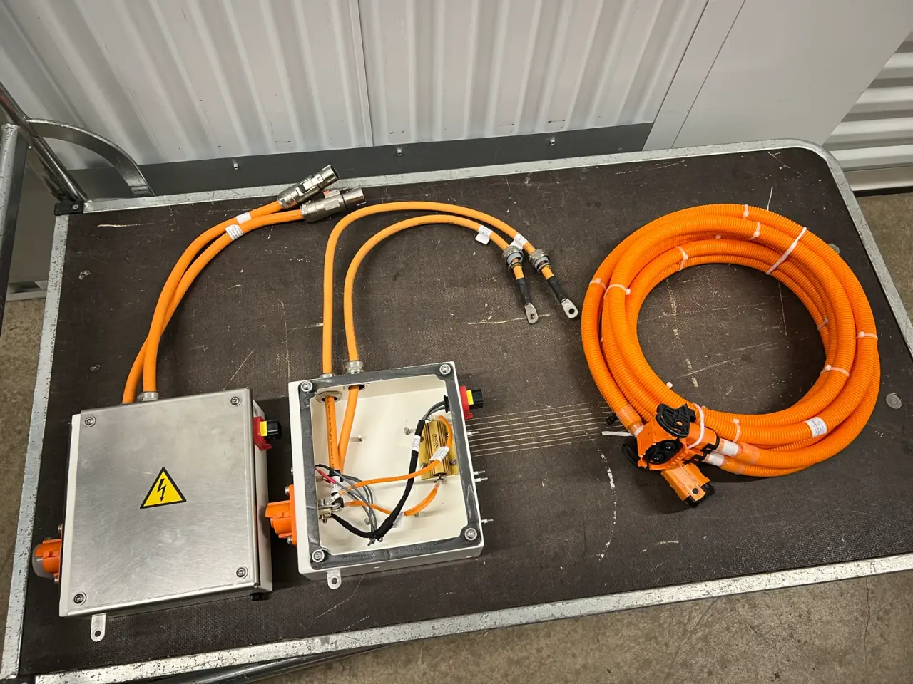 Billede 1 - Arcol elektrisk komponentboks med højspændingskabl
