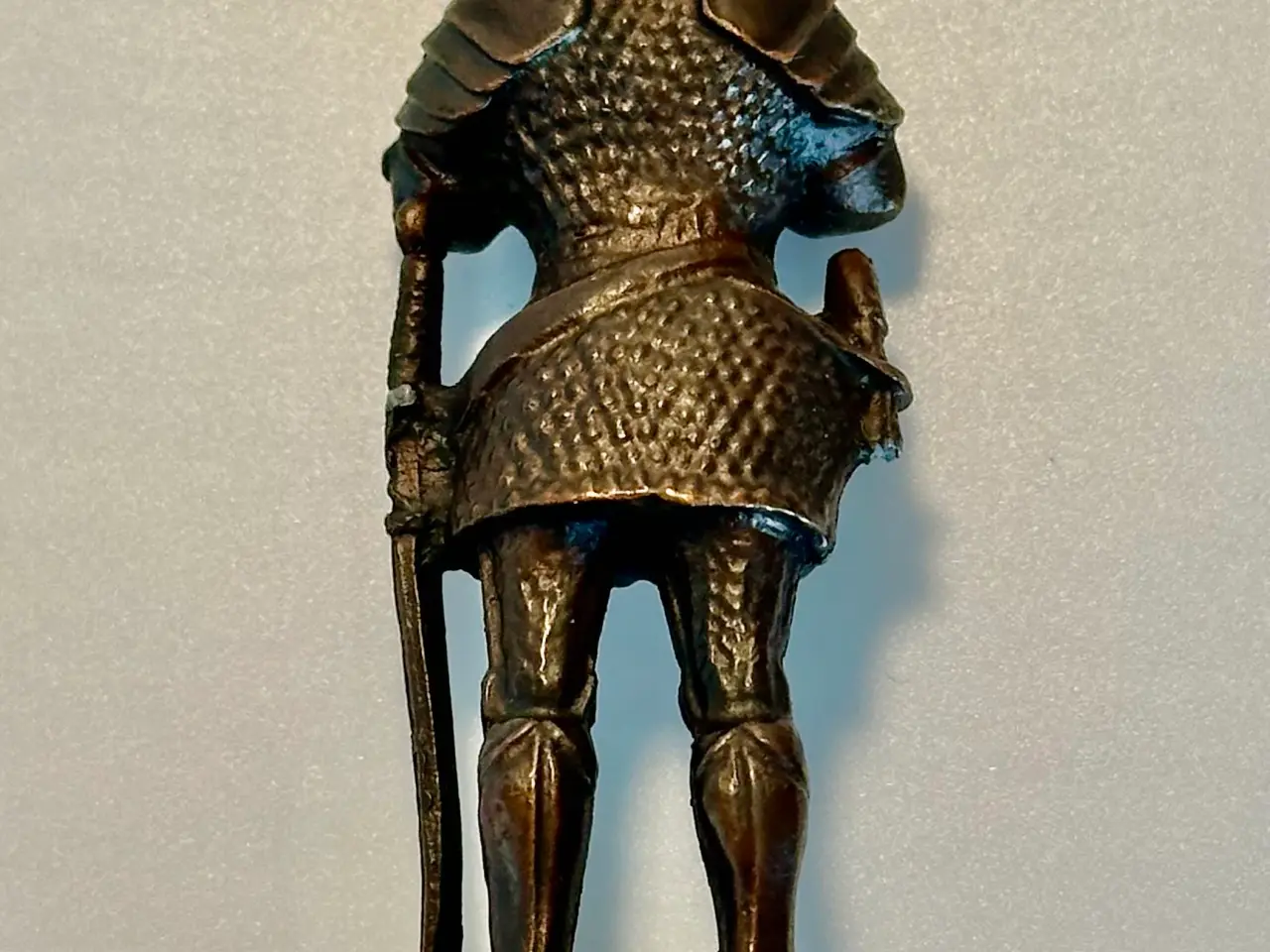 Billede 6 - Vintage miniature ridderfigur håndstøbt af bronze