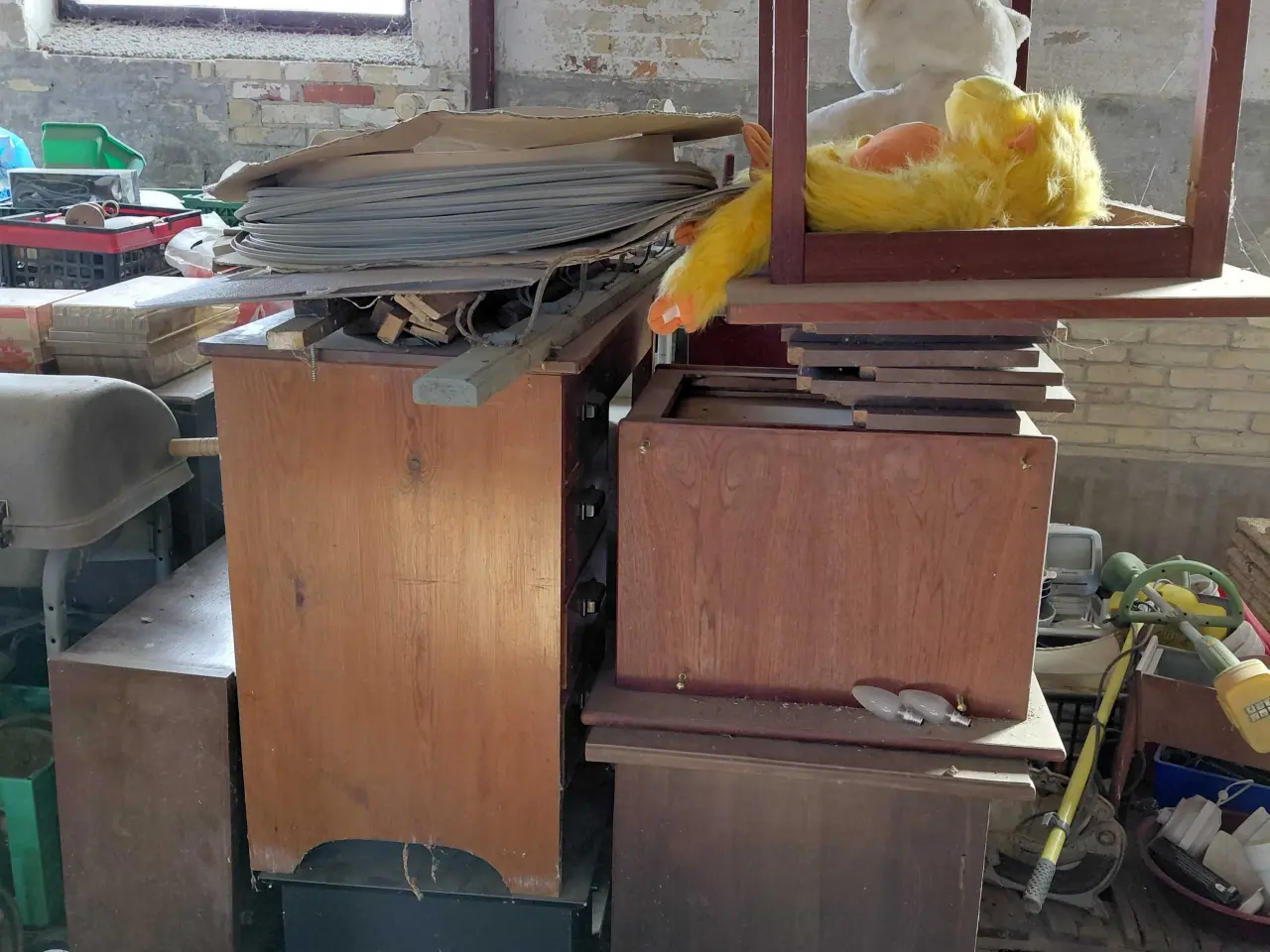 Billede 2 - Gammelt skrivebord + flere ting