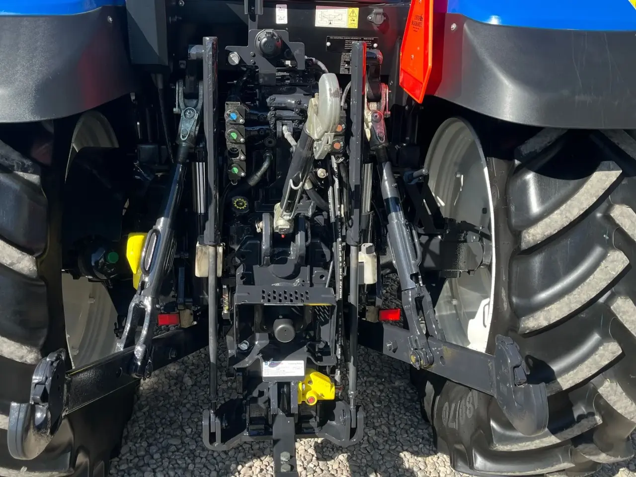 Billede 4 - New Holland T6.145 AC Med frontlæsser