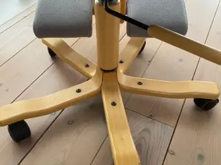 Ergonomisk kontorstol - Design mærke Varier 