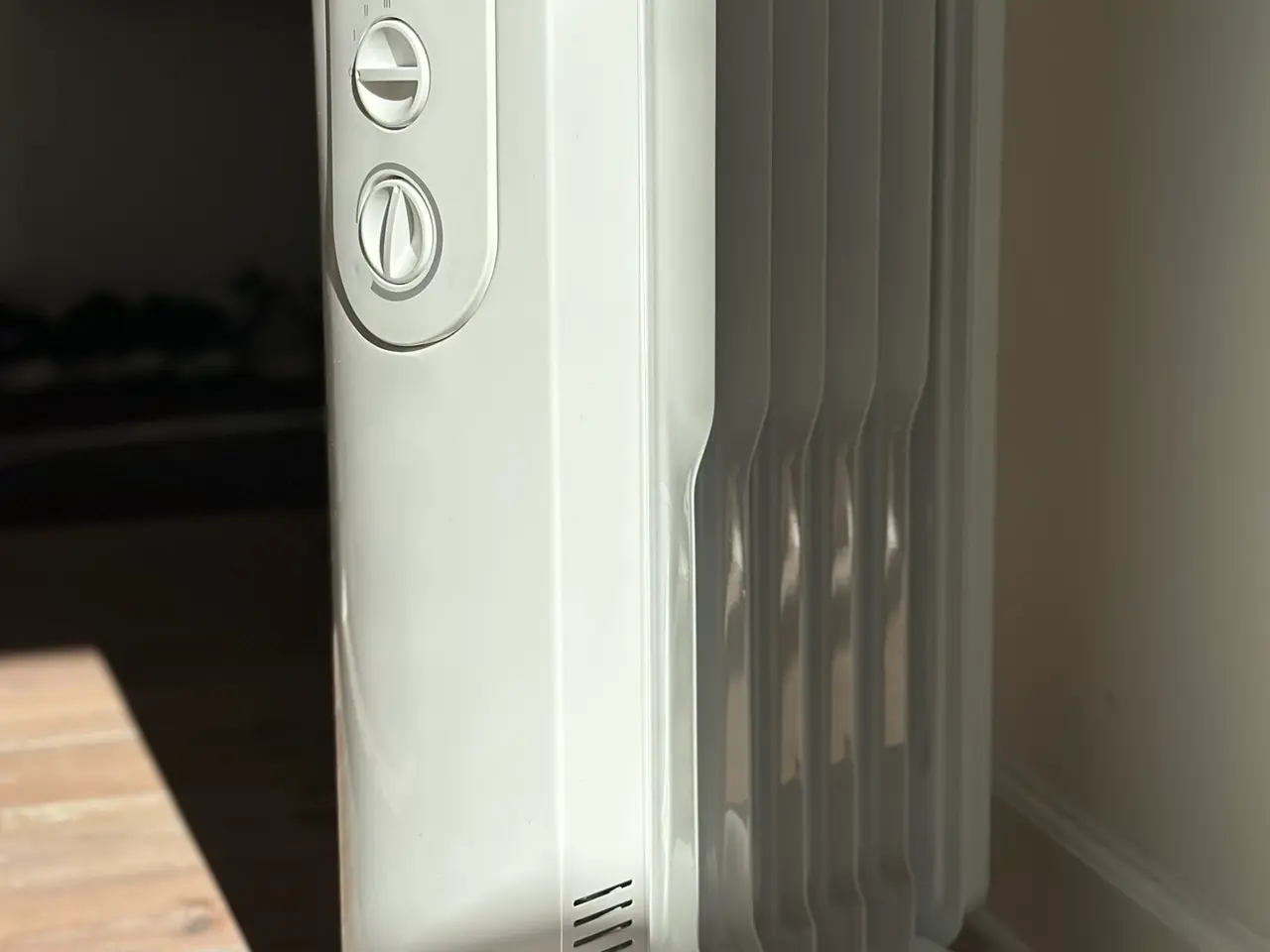 Billede 1 - Flytbar elradiator 1500W med hjul