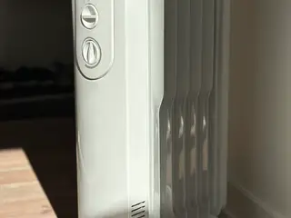 Flytbar elradiator 1500W med hjul