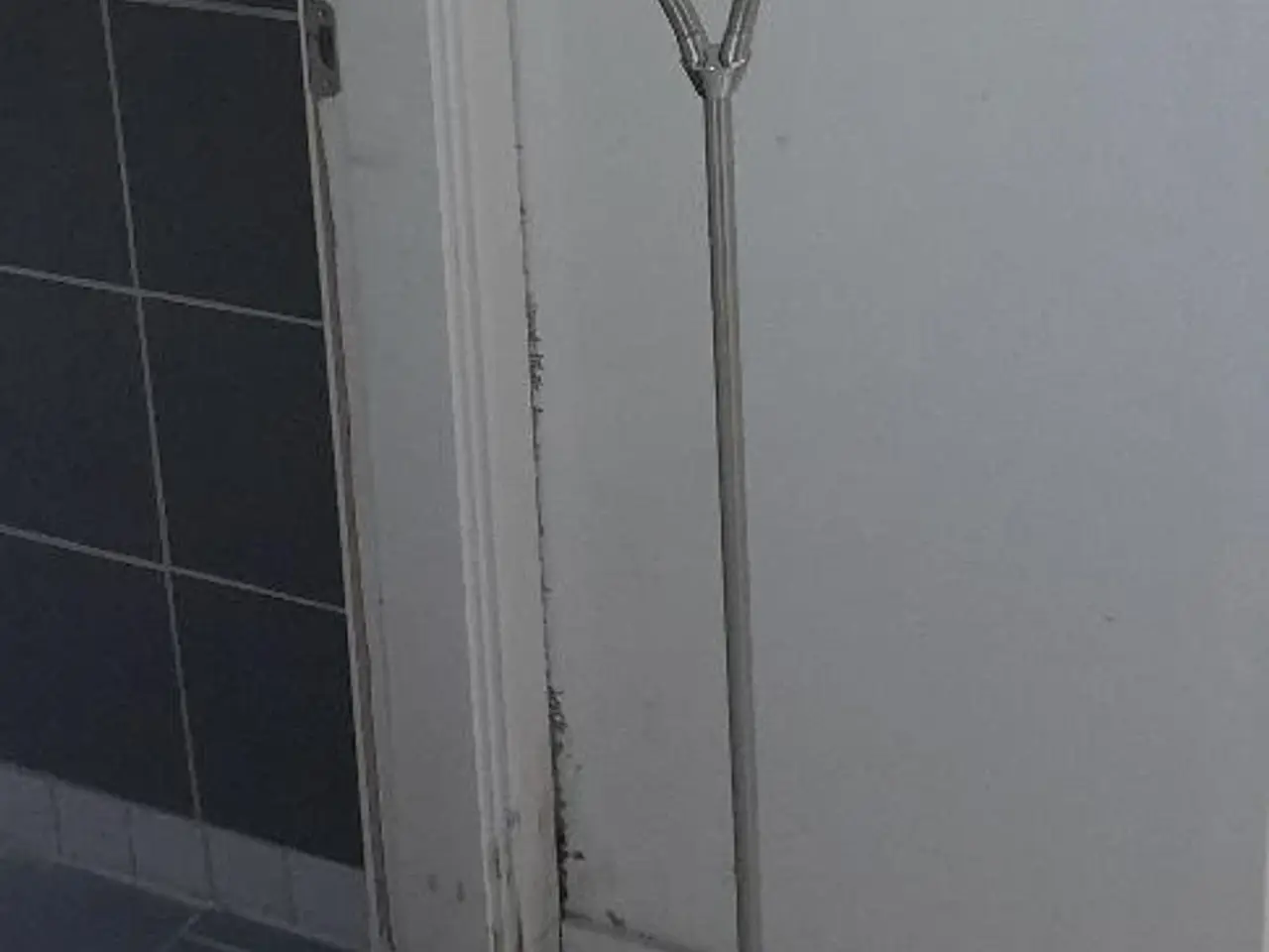 Billede 4 - Flot standerlampe med hvide glasskærme