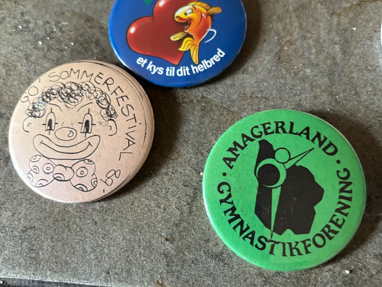 Billede 5 - 15 vintages badges sælges samlet