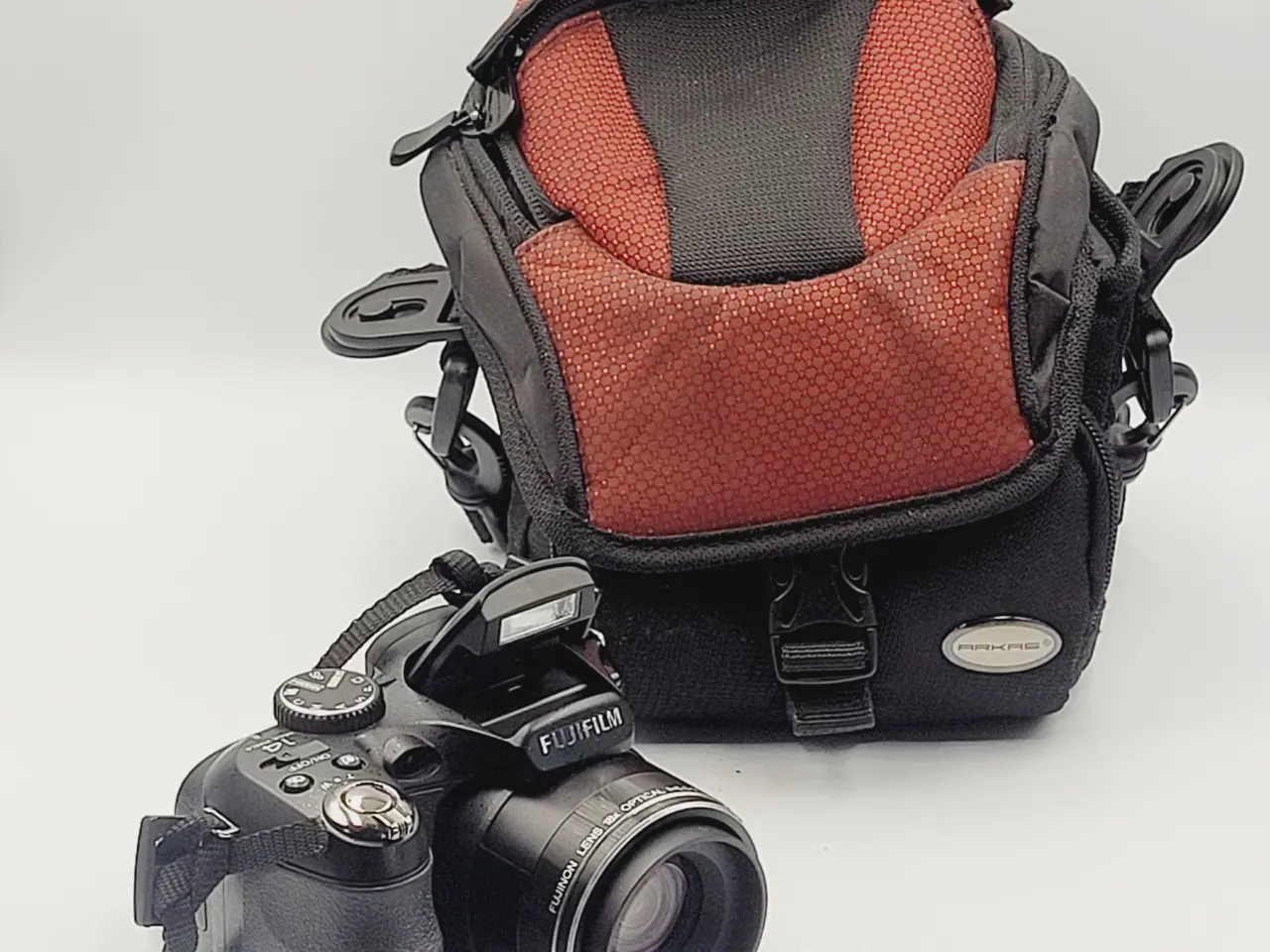 Billede 1 - ⭐️· DIGITALKAMERA: 📸 Fujifilm FinePix S2950 