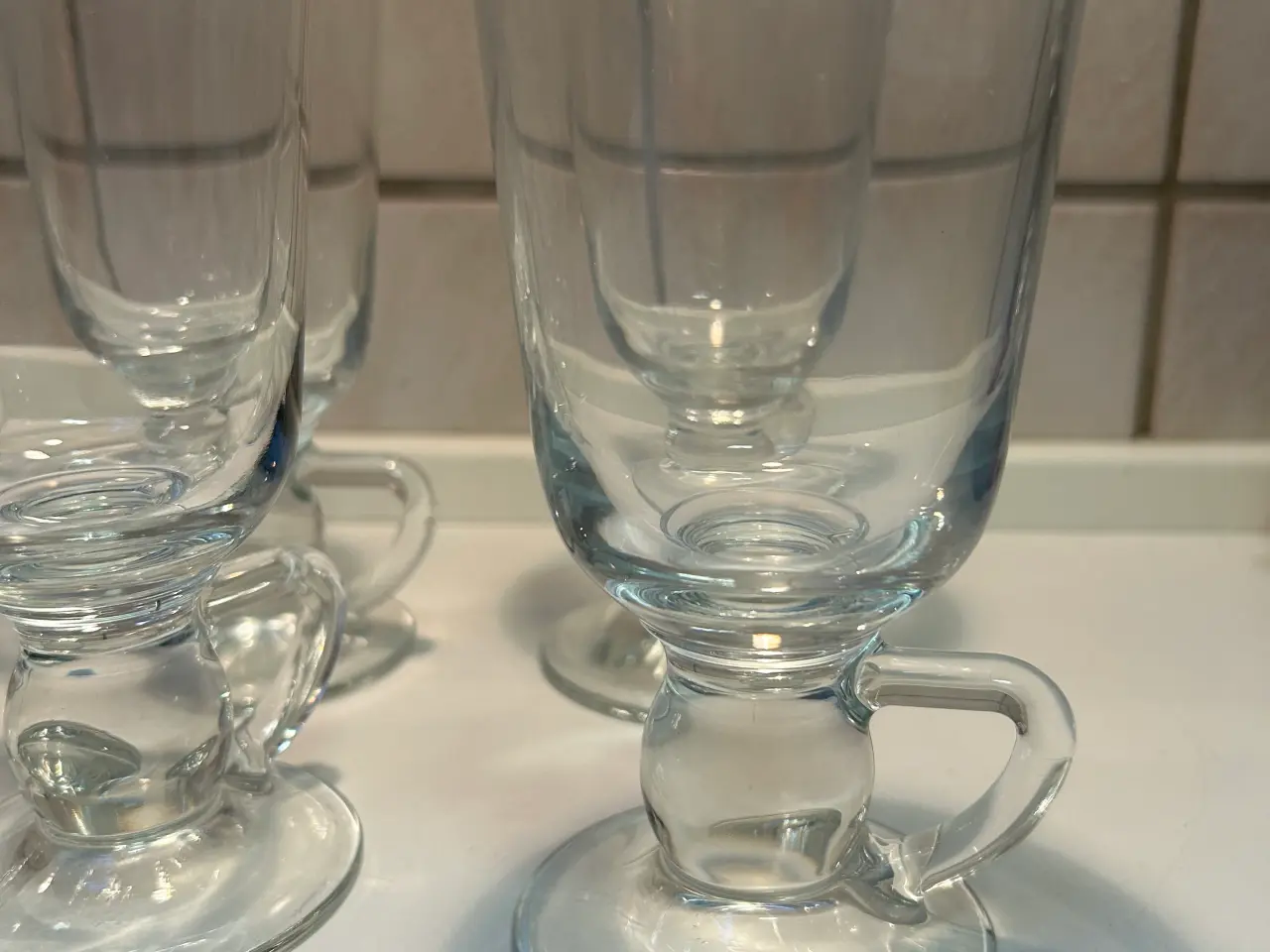Billede 2 - 6 stk. glas på fod med hank RETRO