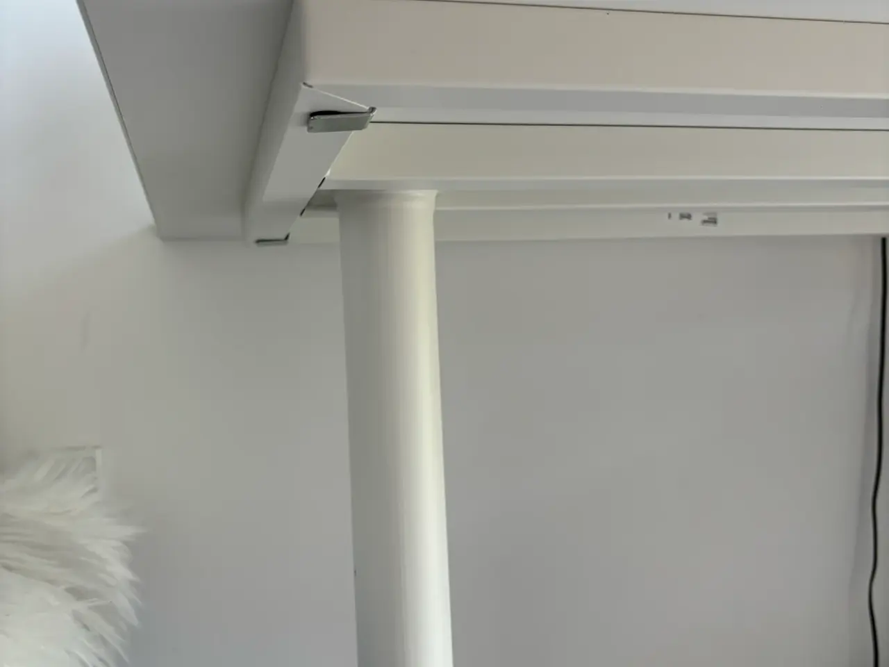 Billede 2 - IKEA Skrivebord i flot stand