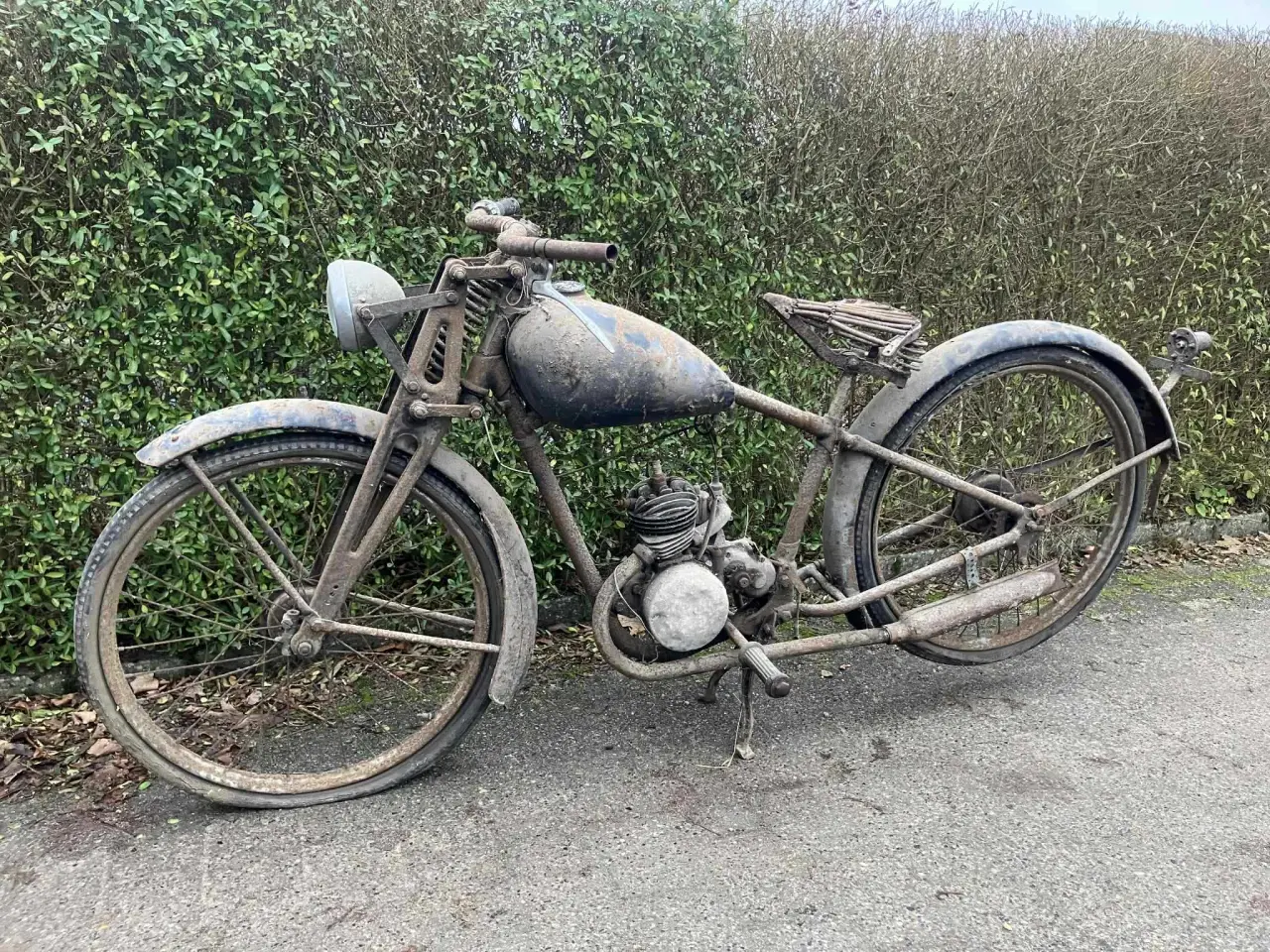 Billede 1 - Jeg søger stumper til Hammel motorcykel 