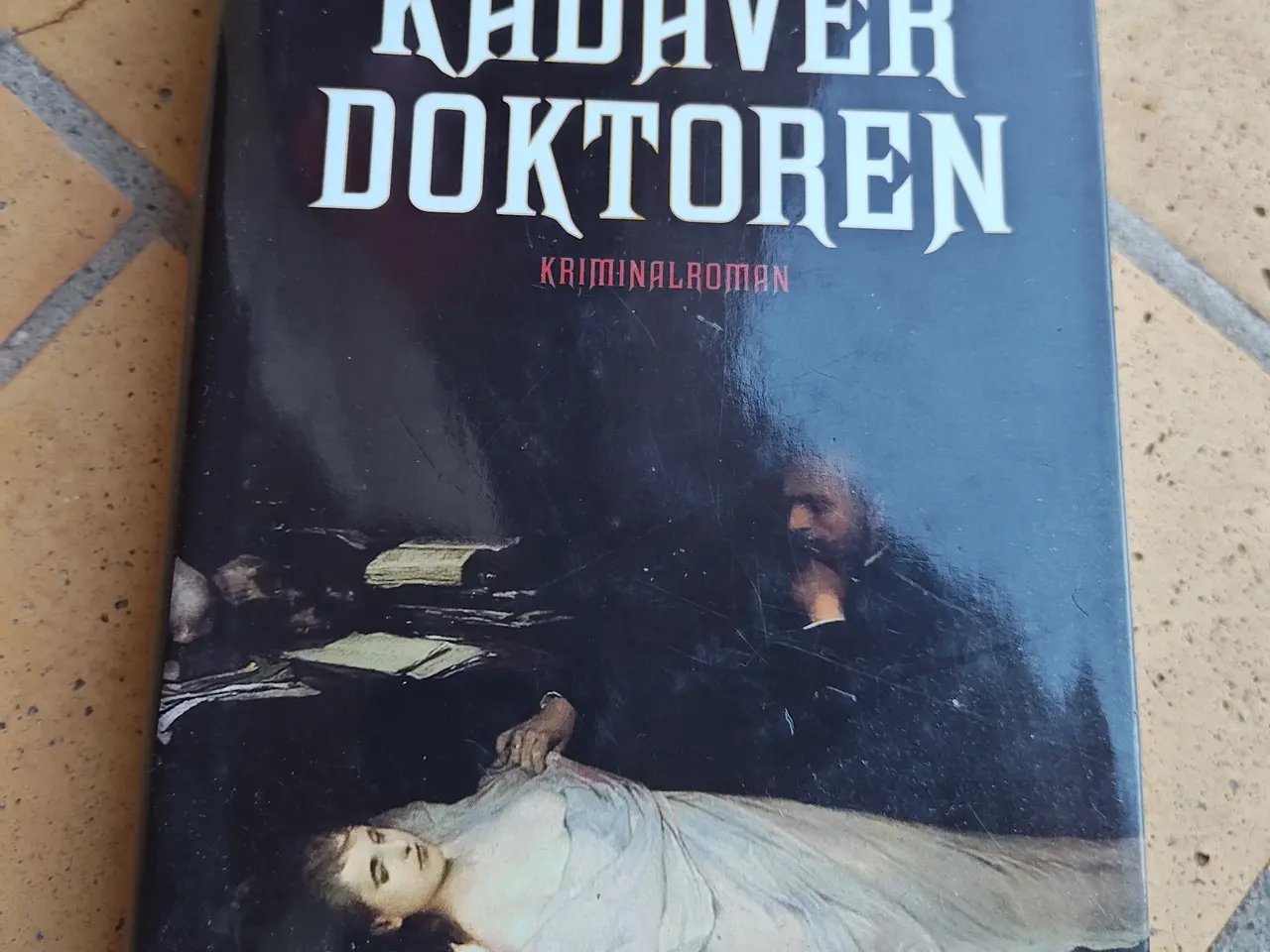 Billede 1 - Kadaver Doktoren BOG af Lene Kaaberbøl