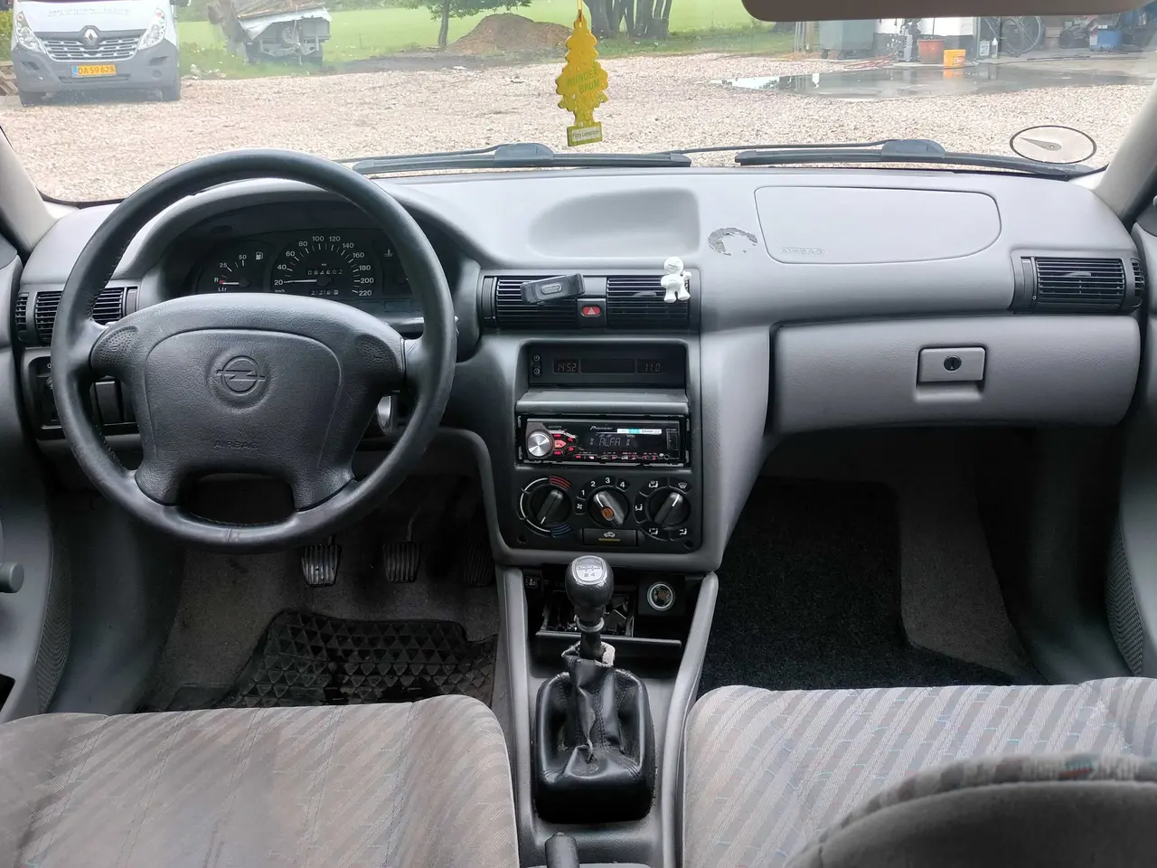 Billede 5 - Pæn og velholdt Opel Astra F 1.6 benzin 