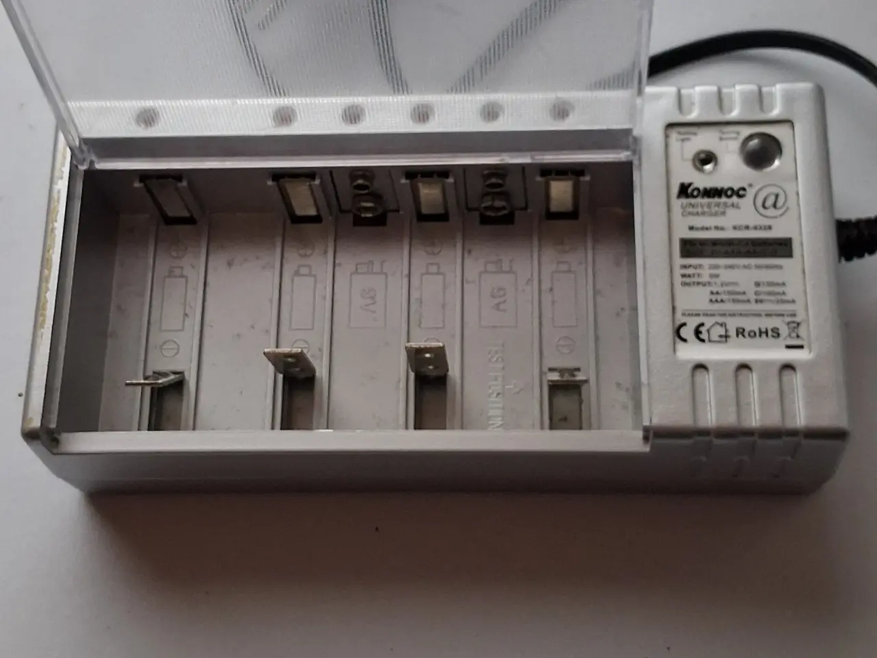 Billede 2 - Batterioplader. 50kr.