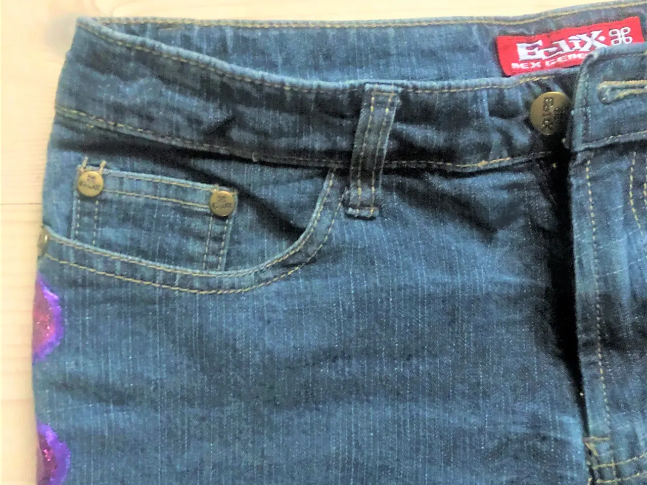 Billede 4 - HÅNDMALEDE JEANS - unikke - 
