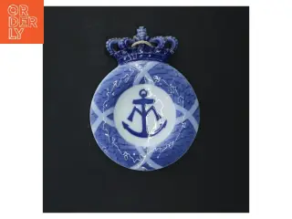 Blå porcelænsvægdekoration med anker fra Royal Copenhagen (str. Ø 11 cm)