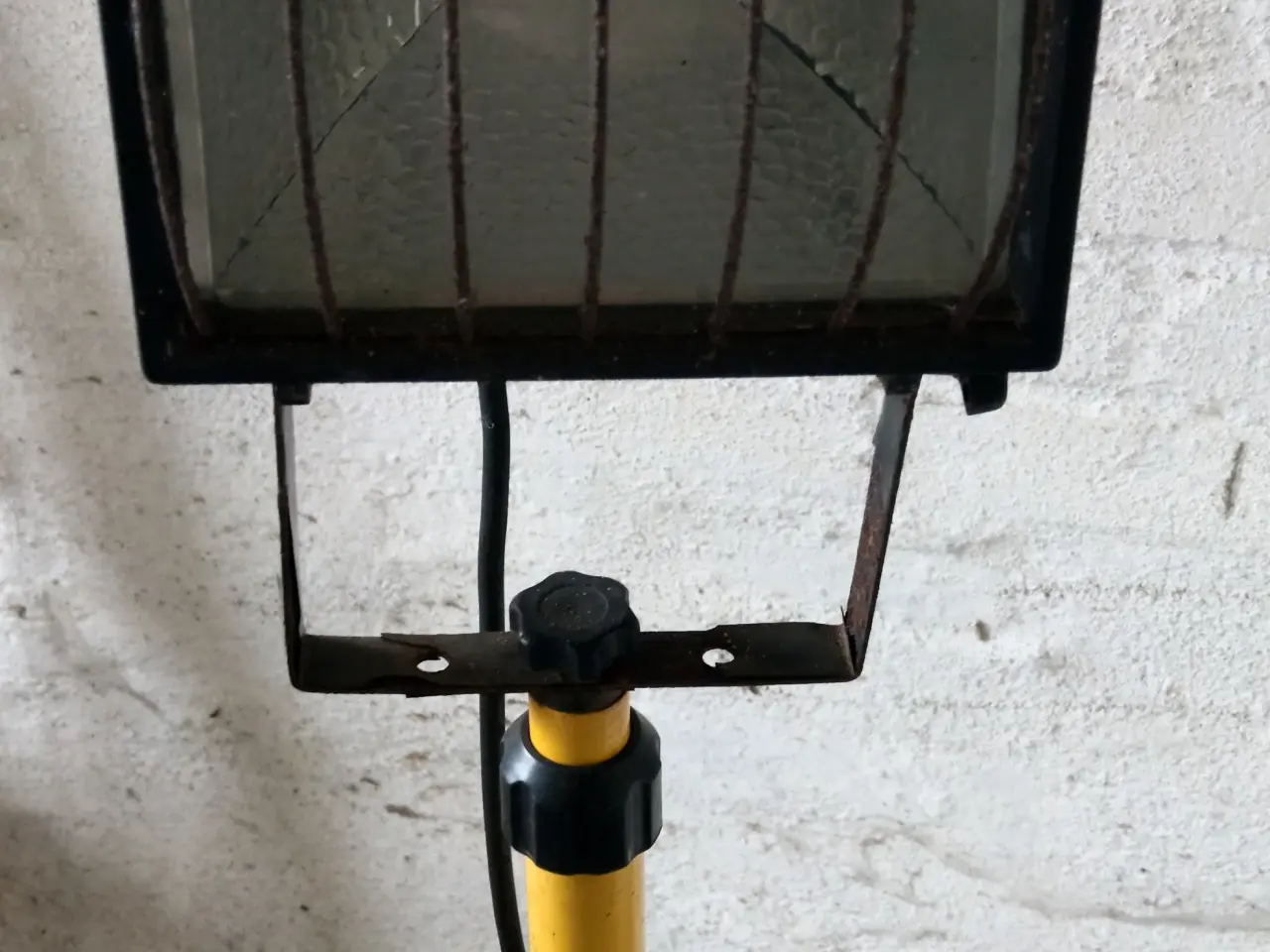 Billede 2 - Arbejdslampe på stativ / teleskop. Halogen 500watt