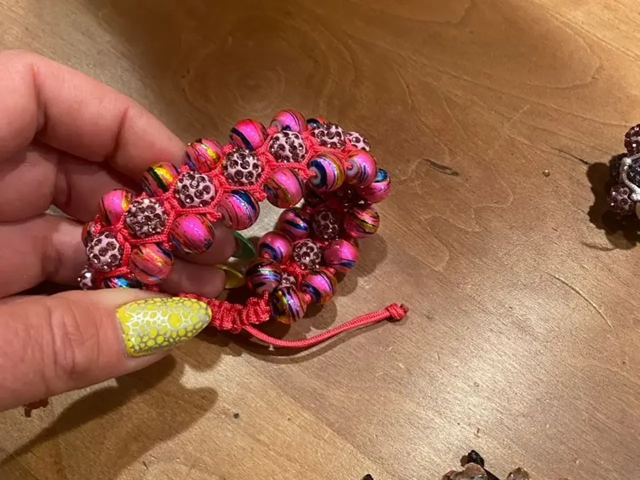 Billede 4 - Flotte nye knyttede armbånd