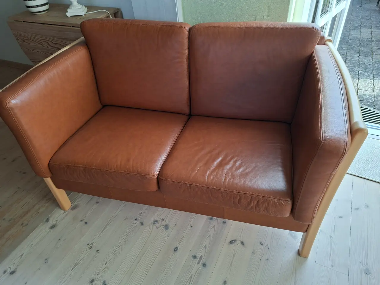Billede 1 - Sofa med læderhynder