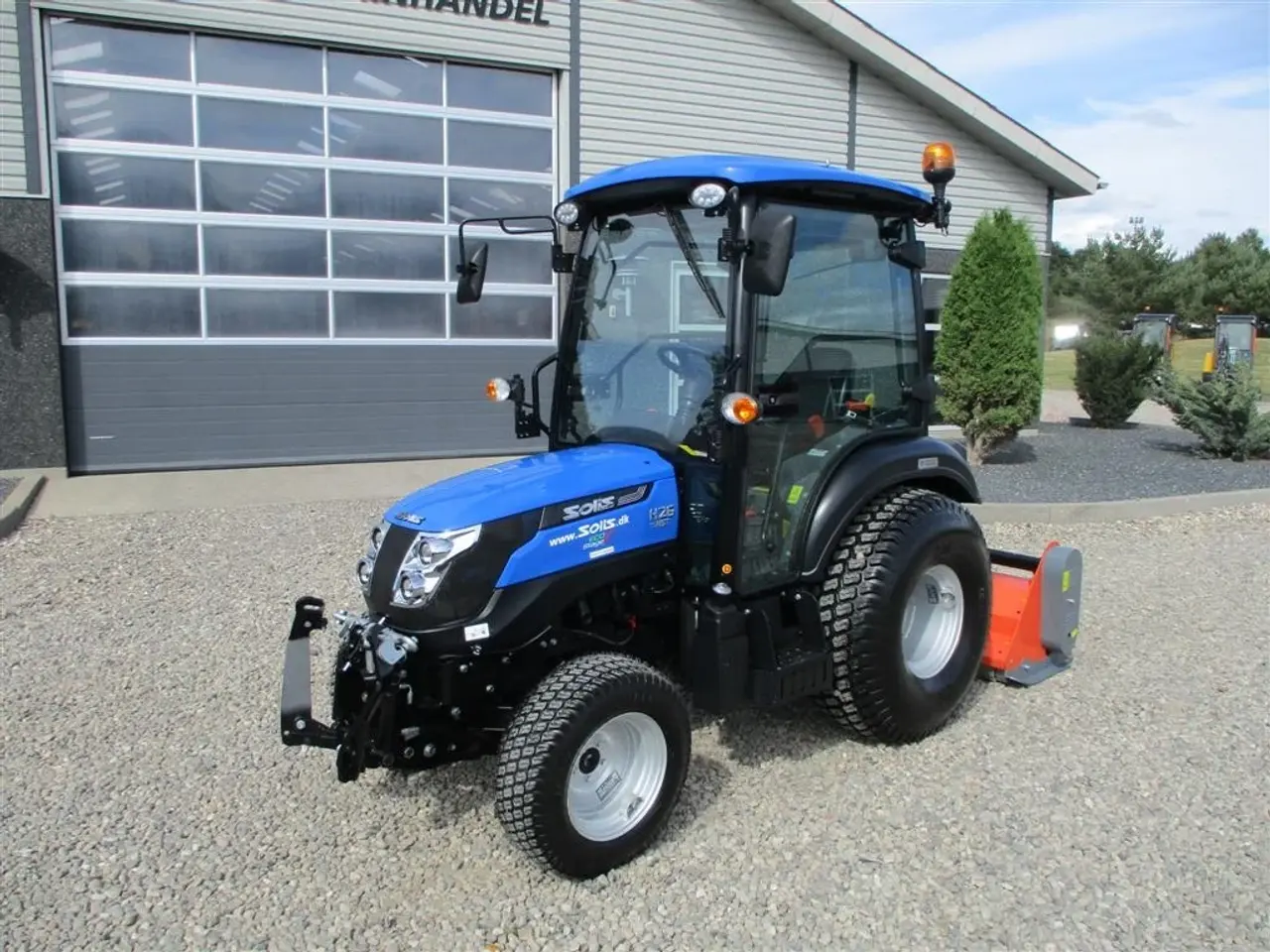 Billede 1 - Solis 26 HST Med kabine, Turf dæk og frontlift samt frontPTO