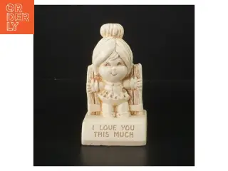 Dekorativ figur med tekst (str. 14 cm)