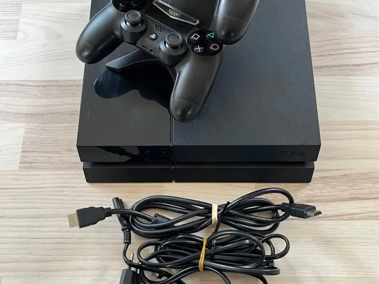 Billede 1 - Playstation 4 Med 2 Controllere