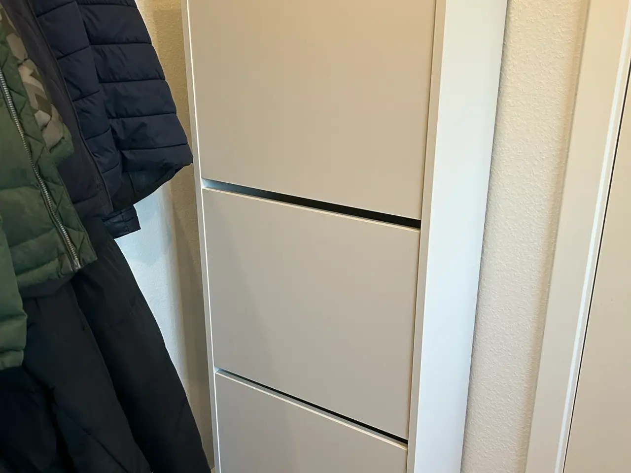 Billede 1 - Skoskab