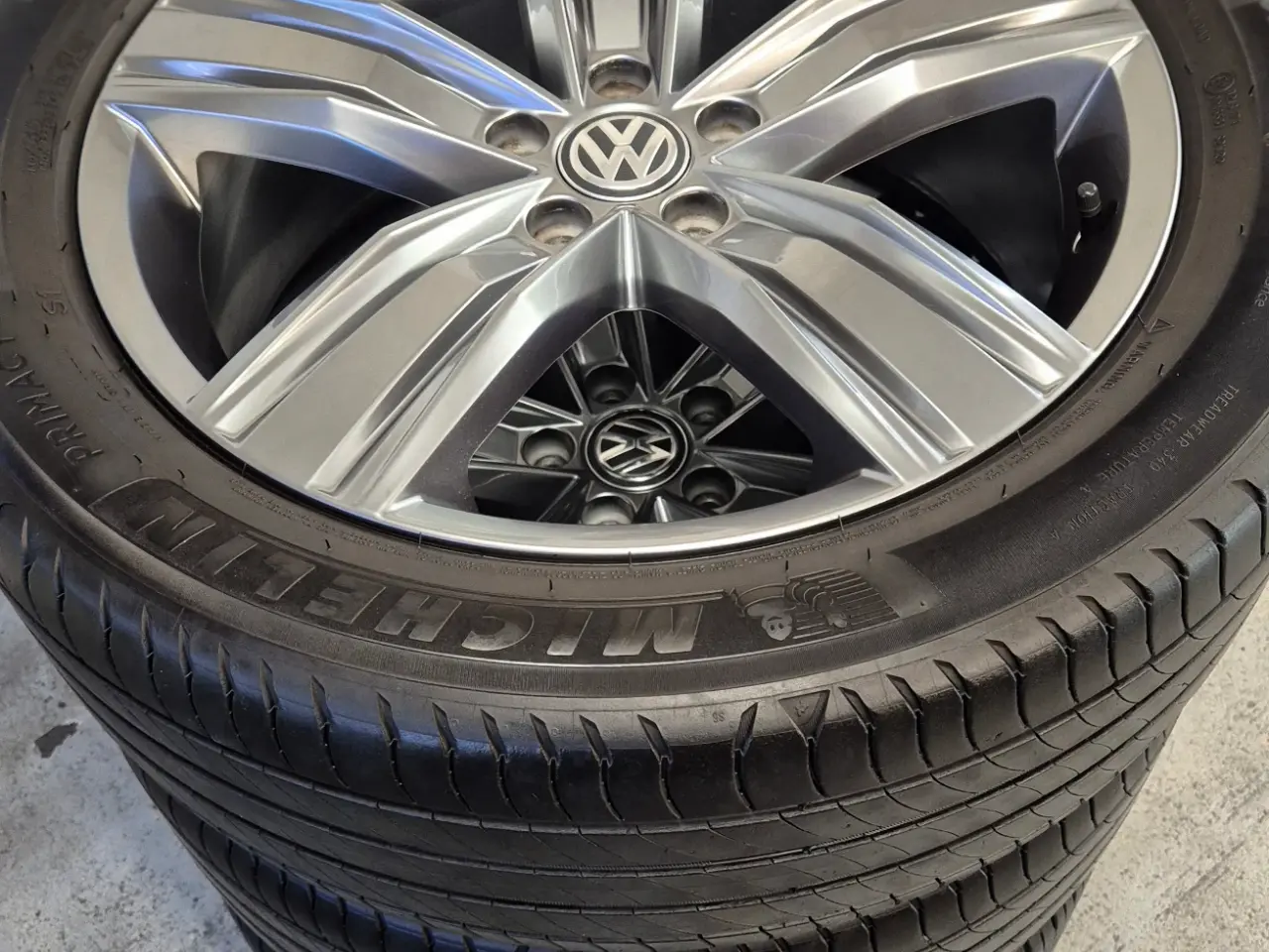Billede 2 - VW TIGUAN ORIGINAL ALUFÆLGE MED SOMMERDÆK