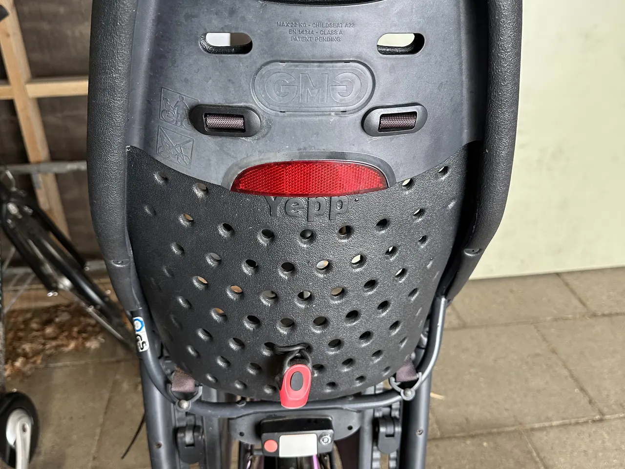 Billede 2 - MBK cykel inklusiv Yepp Barnestol. 