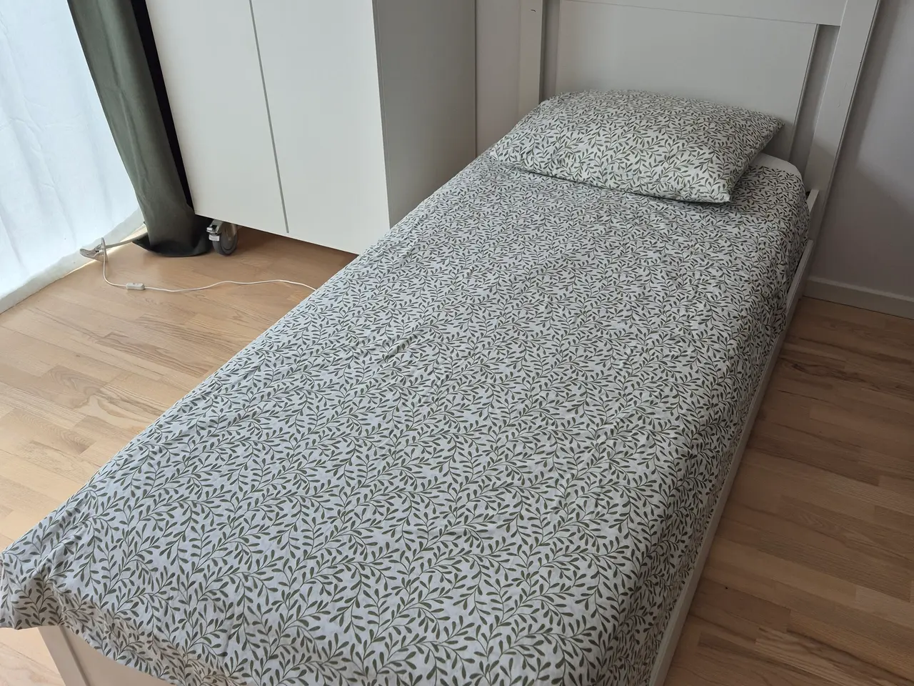 Billede 1 - IKEA SONGESAND bed 90x200 w/ 2 drawers + VESTERÖY