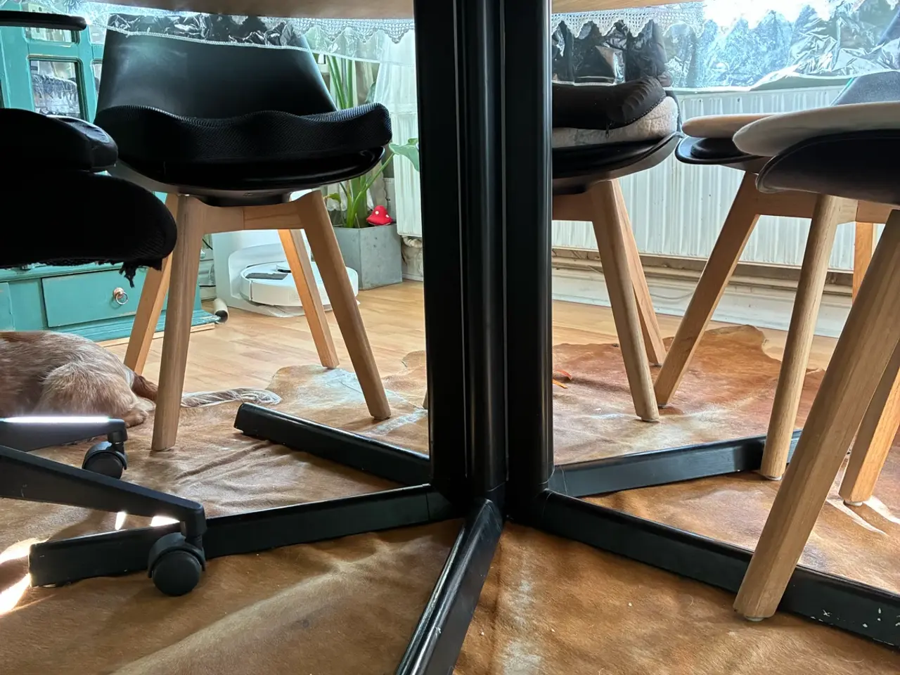 Billede 2 - Stabilt spisebord 150ø
