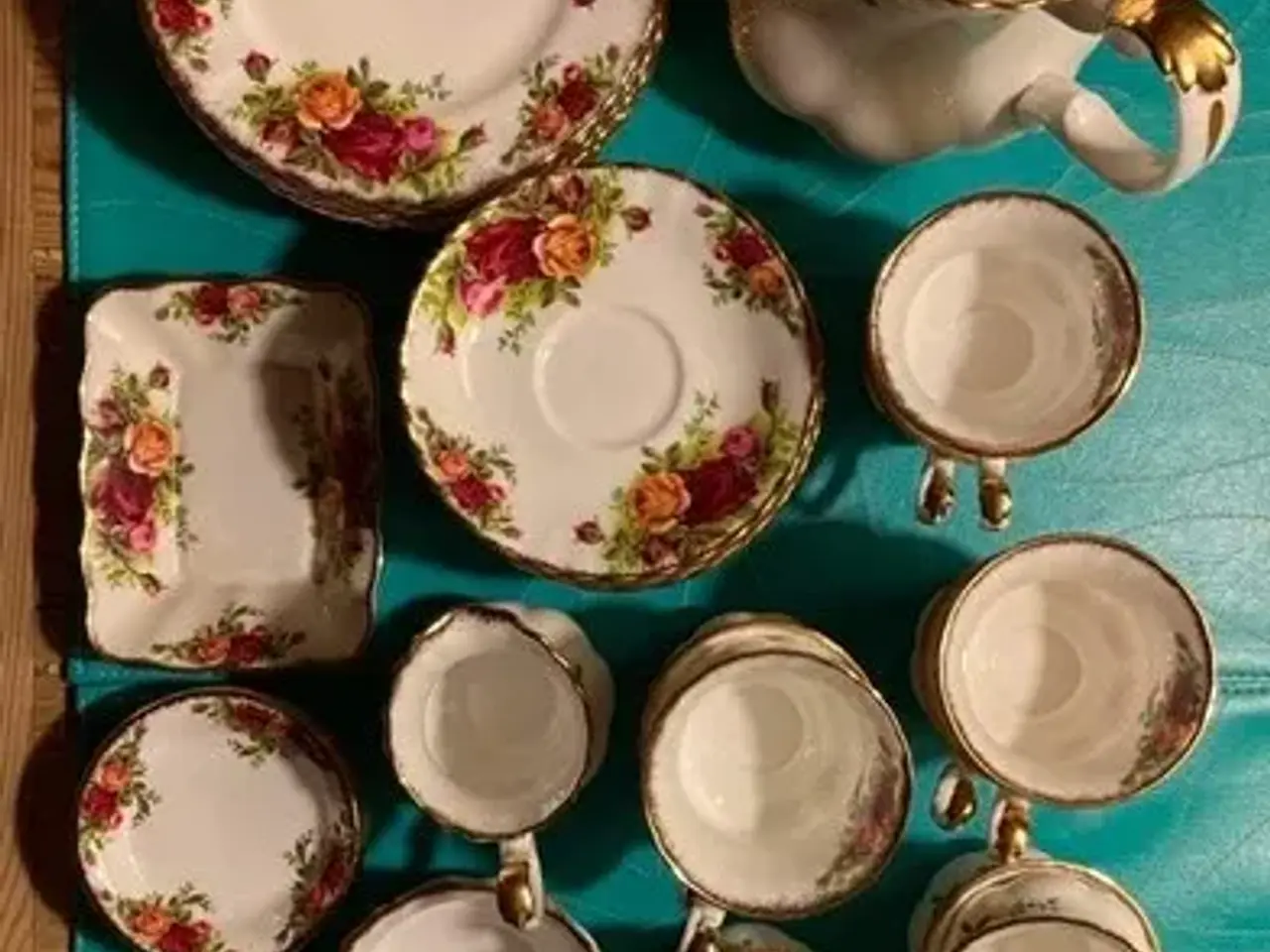 Billede 3 - Landsbyrose kaffestel til 12 personer