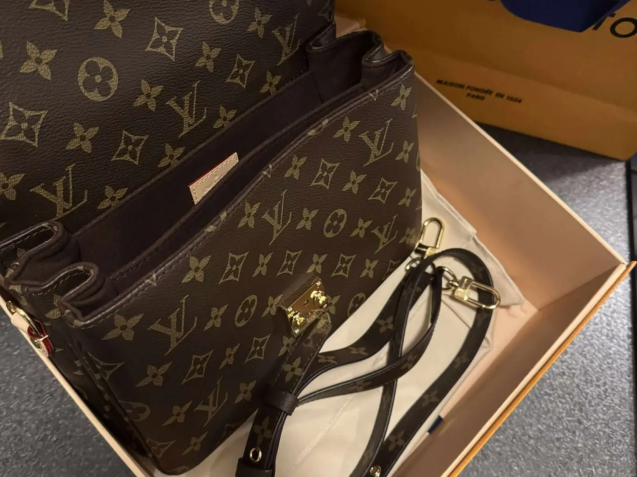 Billede 4 - Louis Vuitton Pochette Métis i perfekt stand