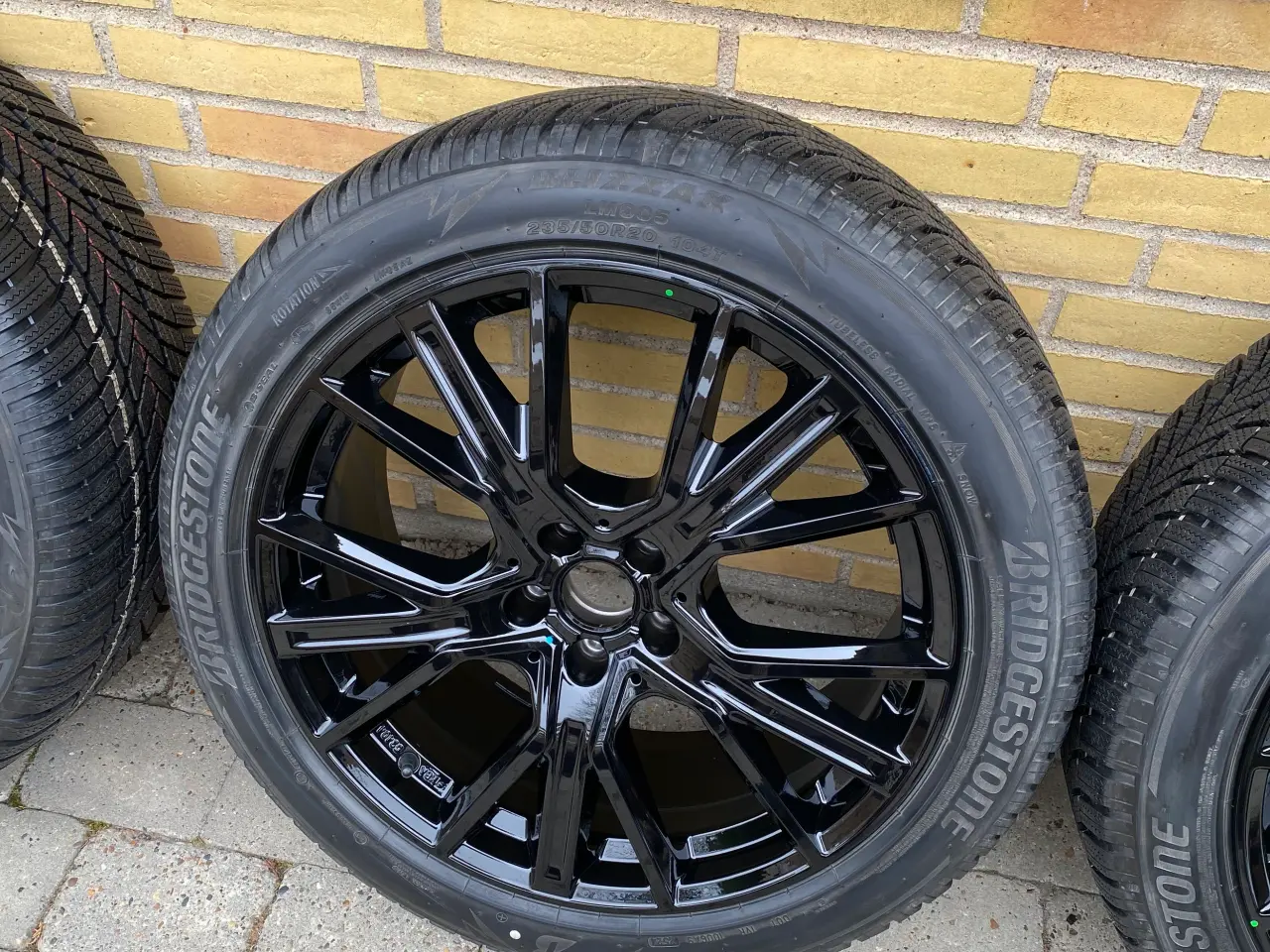 Billede 2 - 20” ID BUZZ Vinterdæk Bridgestone 