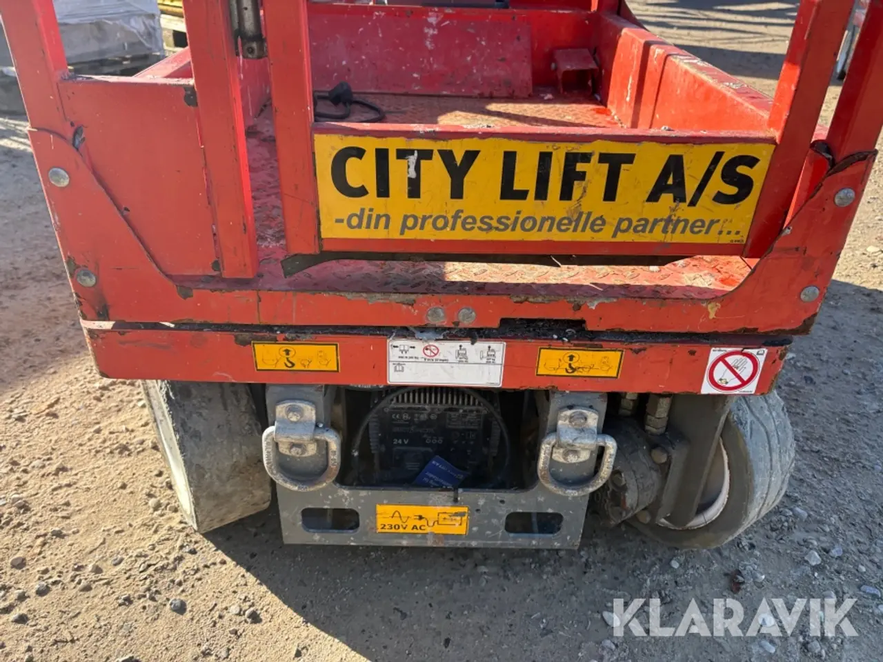 Billede 11 - Søjlelift SkyJack SJ12
