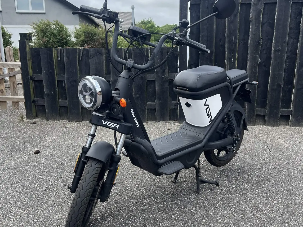 Billede 1 - VGA GEV1000 El-scooter 45 km/t – Inkl. hjelm