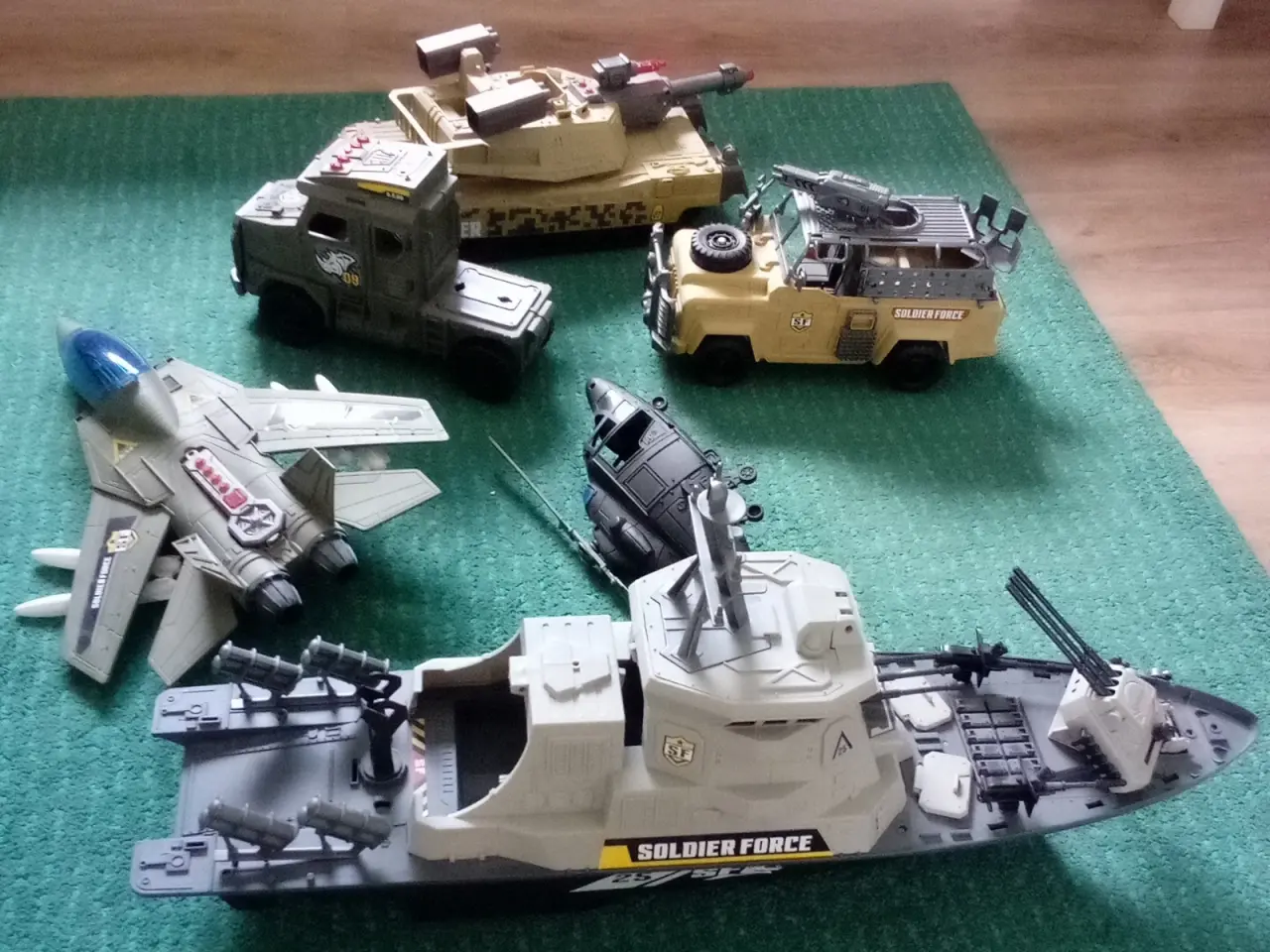Billede 1 - Soldier Force. Top stand