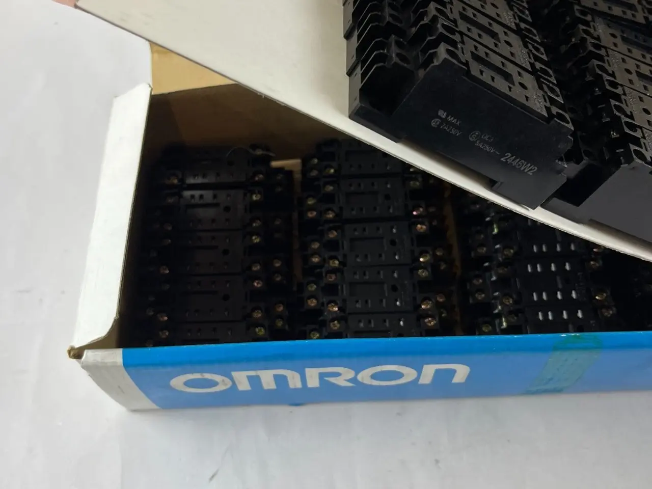 Billede 4 - Omron PYF08A-E relæ Socket 8 Pin DIN Rail 40+ stk.