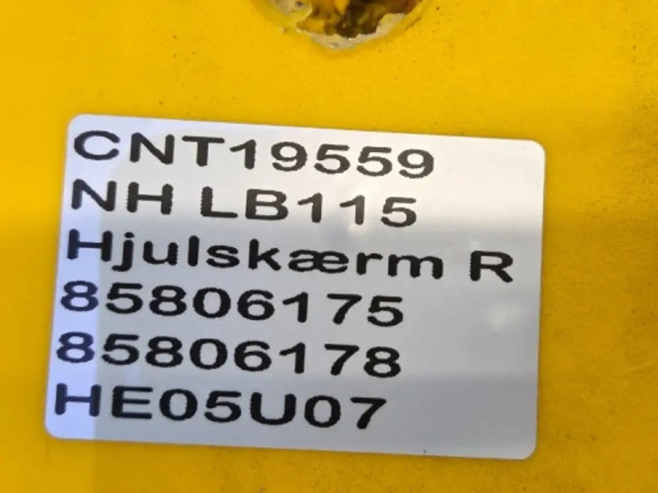 Billede 12 - New Holland LB115 Hjulskærm R. 85806175