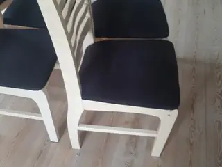 6 brugbare stole 