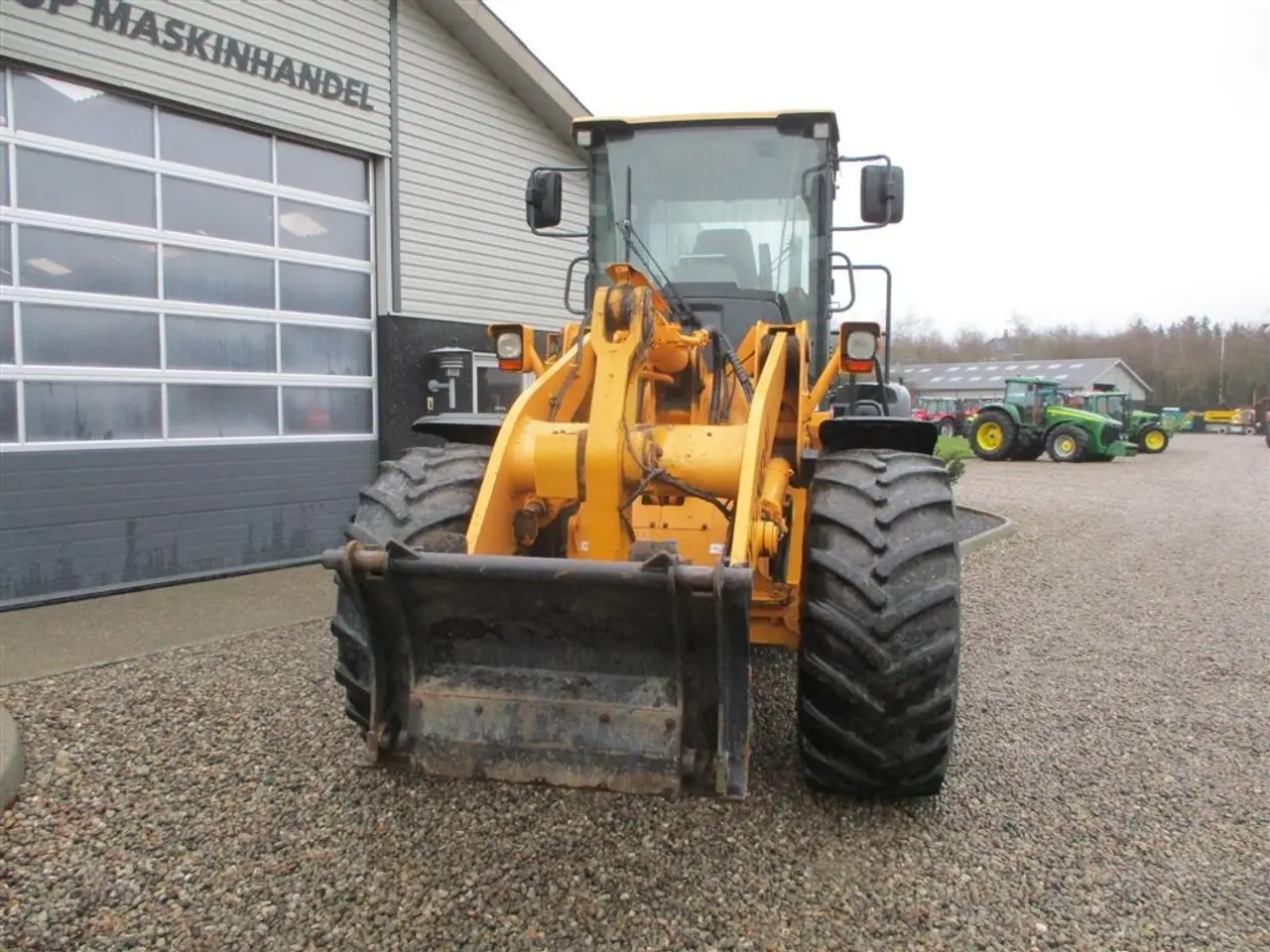 Billede 6 - Hyundai 757-9A med 620/75R26 traktor hjul montering på