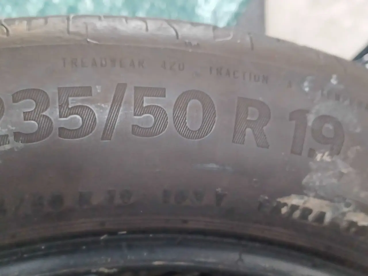Billede 2 - Sommerdæk 235/50-19"