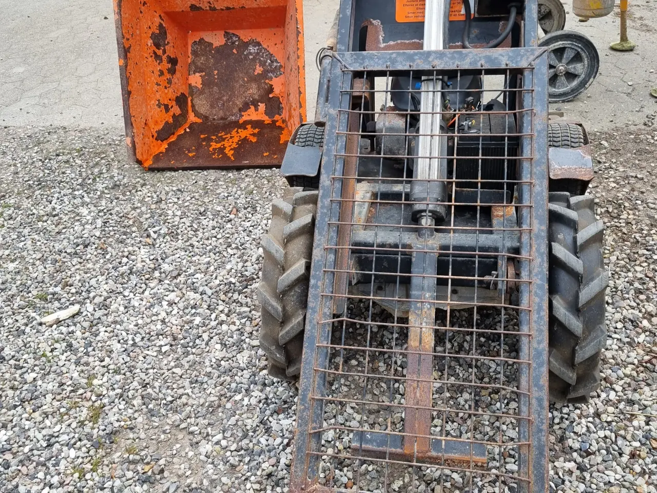 Billede 2 - Muck Truck med stenløfter og trillebør