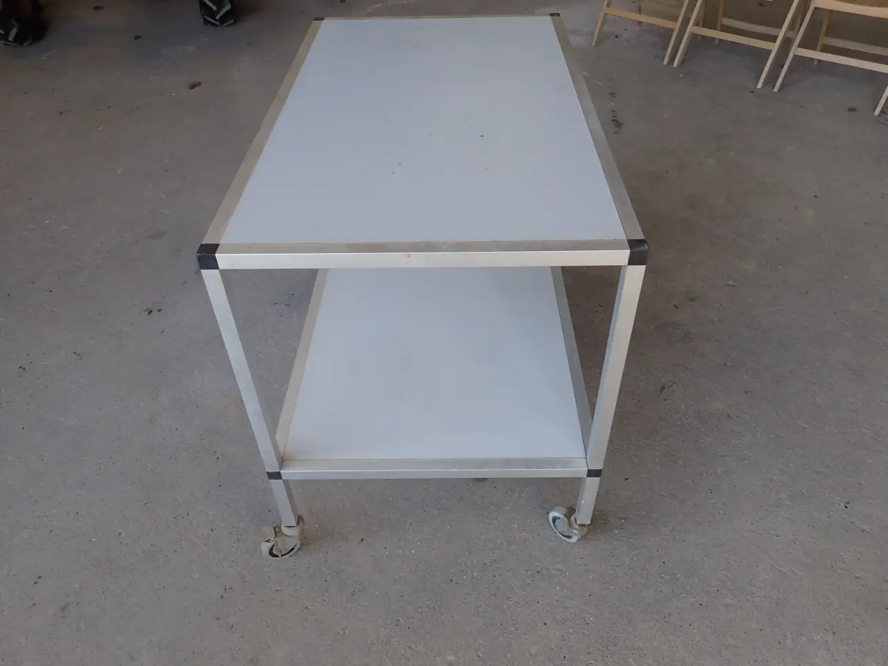 Billede 2 - Serverings/Rullebord i alu og formica.