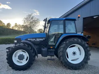 New Holland 8260