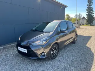 Toyota Yaris 1,5 Hybrid H1 e-CVT Van