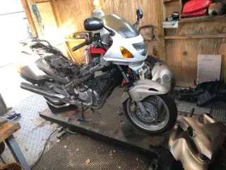 Honda NTV 650 Deauville - "Gør-det-selv"